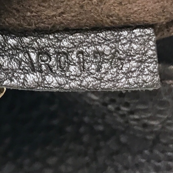 Louis vuitton Monogram Mahina Black Selene Hobo - Picture 13 of 13